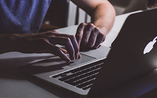 小S录制节目晕倒引怀疑 因劳累当众晕倒的女星