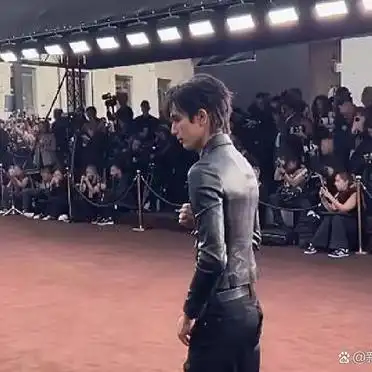 宋威龙0号身材自律_娱乐圈身材标准严苛_娱乐圈 健身 明星