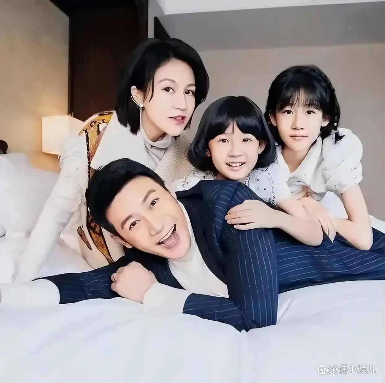 娱乐圈9对“最般配”的明星夫妻，不仅男帅女靓，而且天长地久