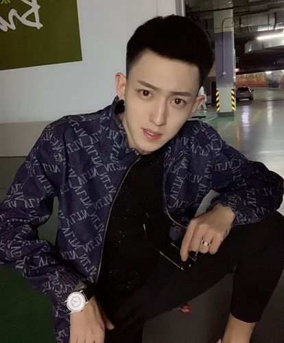 快手网红八卦丹sir-_网红夫妻丹sir李耀阳离婚事件_网红圈情感纠葛直播互撕