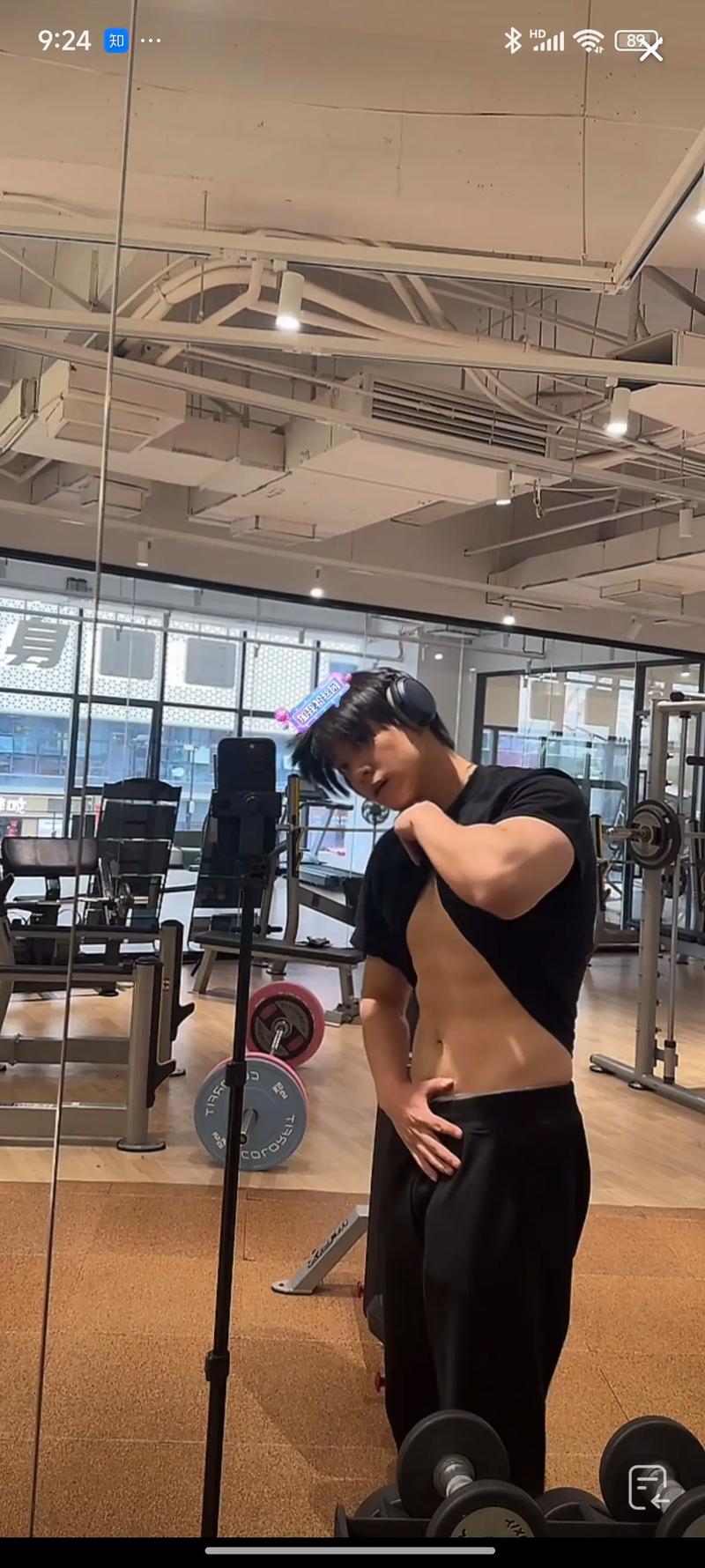 艺人圈娱乐男壮实是谁_娱乐圈壮实的男艺人_娱乐圈男星yz