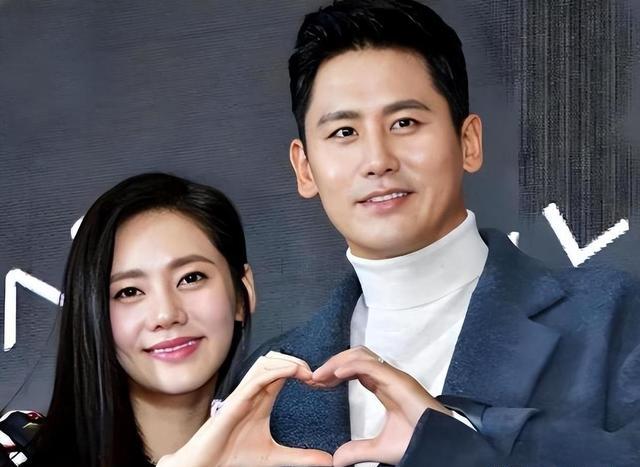 韩国明星热点,_秋瓷炫 韩国总统访华 网友情感共鸣