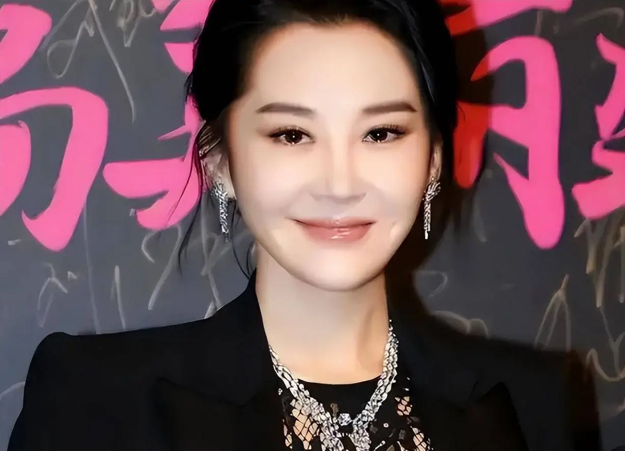 杨幂内娱颜值核武器_迪丽热巴2025演技_女明星照片最美照片